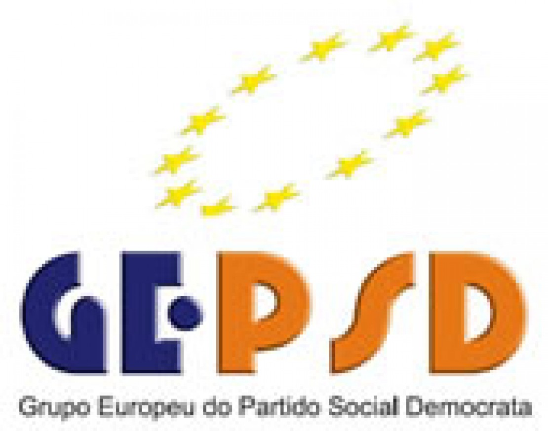 Eurodeputados do PSD questionam Comissão Europeia por causa do "Magalhães"