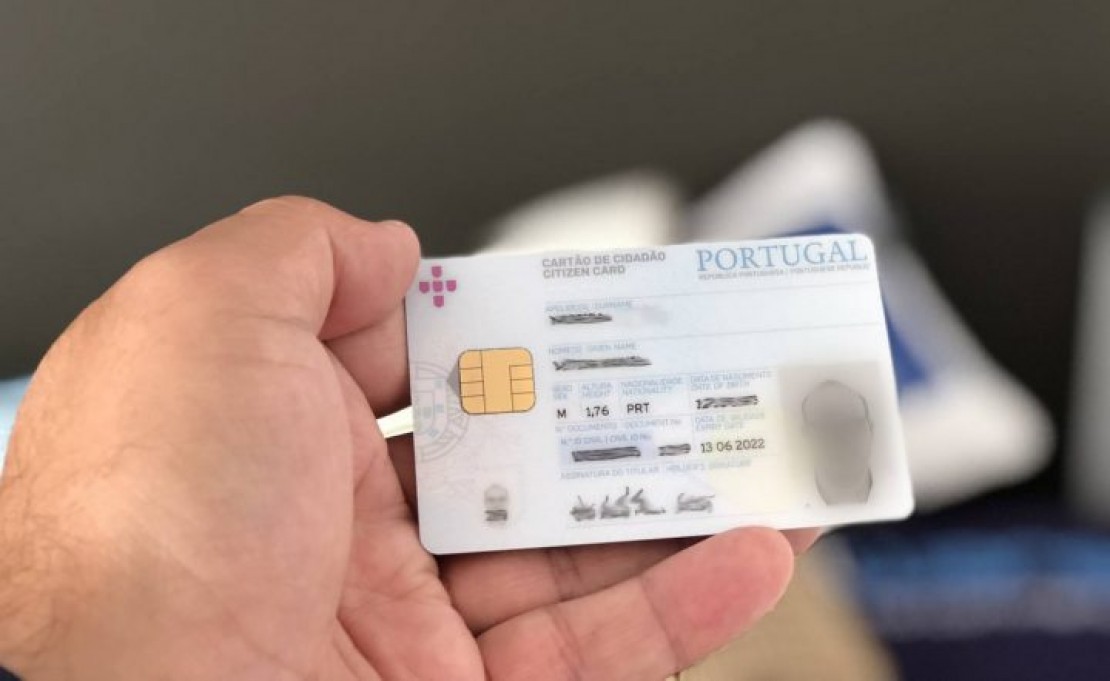 Portugueses no Estrangeiro: os problemas com os cartões de cidadão vão acabar!